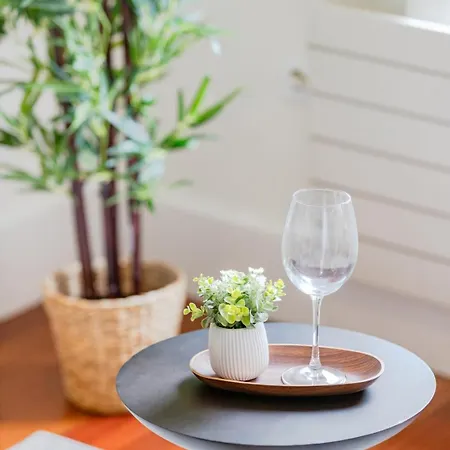 Daire Balcony Retreat | Urban Flats