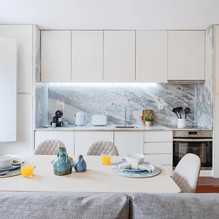 Balcony Retreat | Urban Flats Daire *