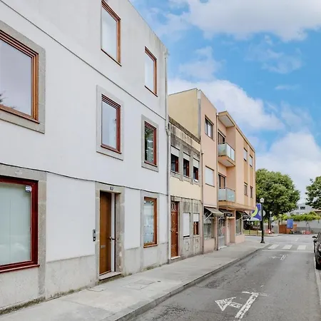 Balcony Retreat | Urban Flats Oporto