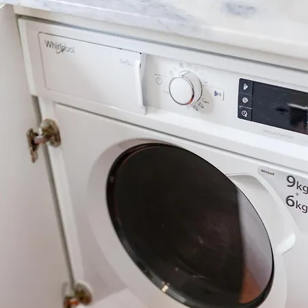 Balcony Retreat | Urban Flats Lägenhet *