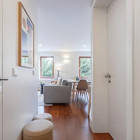 Balcony Retreat | Urban Flats Lejlighed *