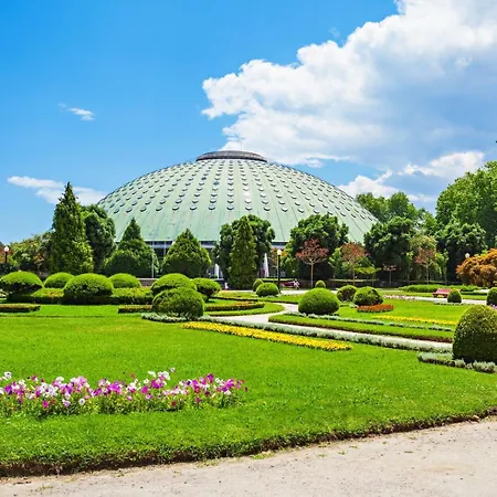 Balcony Retreat | Urban Flats Lejlighed *