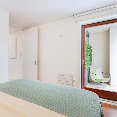 Balcony Retreat | Urban Flats Apartament Porto
