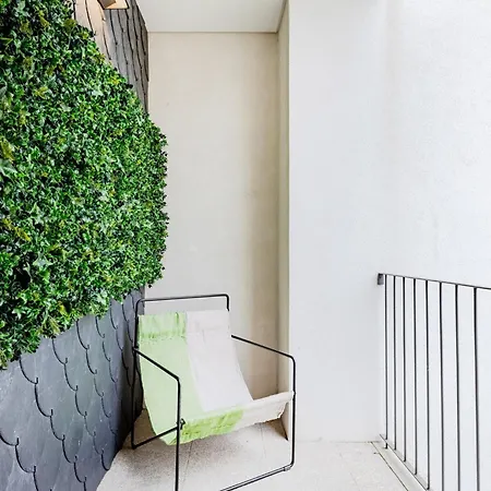 Balcony Retreat | Urban Flats * ポルト