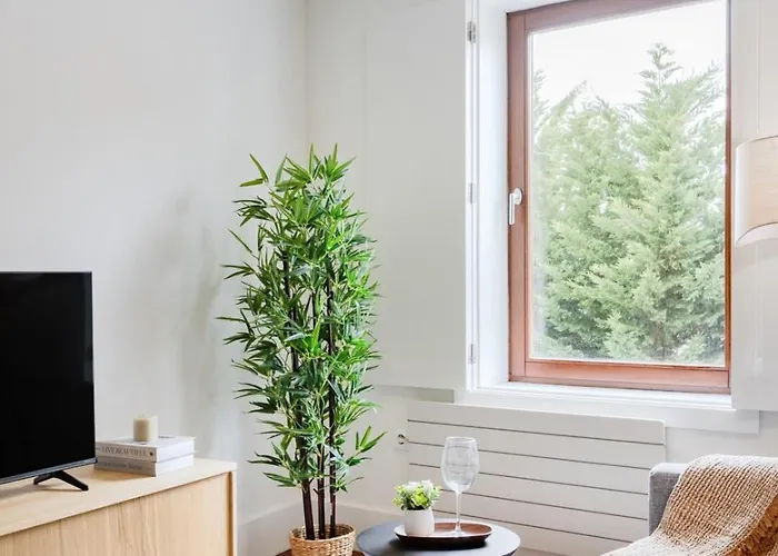 Balcony Retreat | Urban Flats Apartment