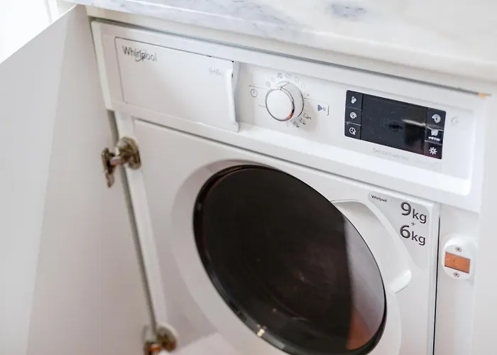 Balcony Retreat | Urban Flats Lejlighed *