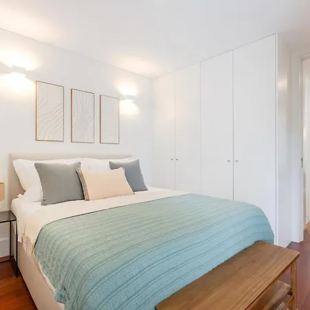 Balcony Retreat | Urban Flats Daire Porto