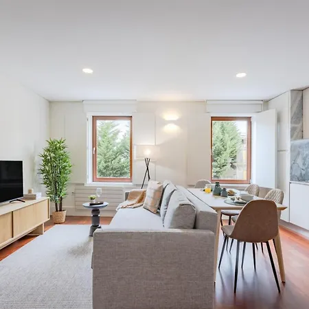 Balcony Retreat | Urban Flats * Porto