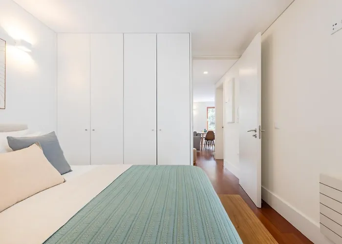 Balcony Retreat | Urban Flats Daire