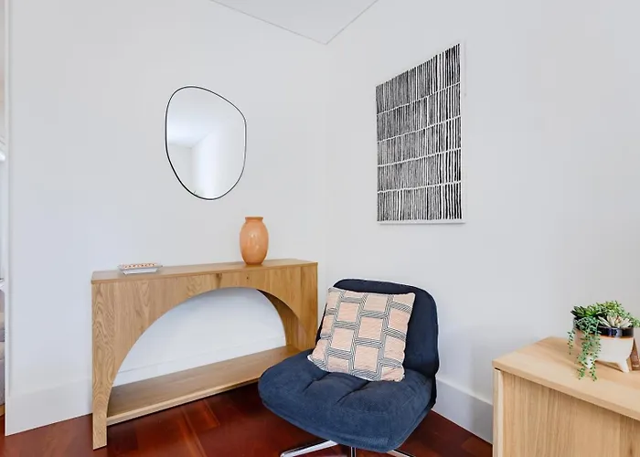 Balcony Retreat | Urban Flats Daire *