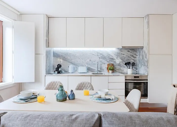 Balcony Retreat | Urban Flats Daire *