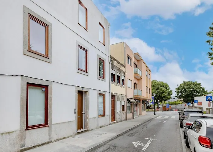 Balcony Retreat | Urban Flats Daire *