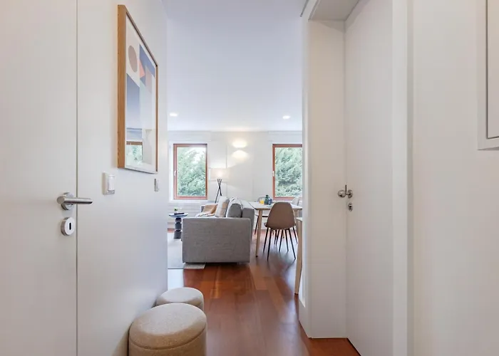 Balcony Retreat | Urban Flats Daire *