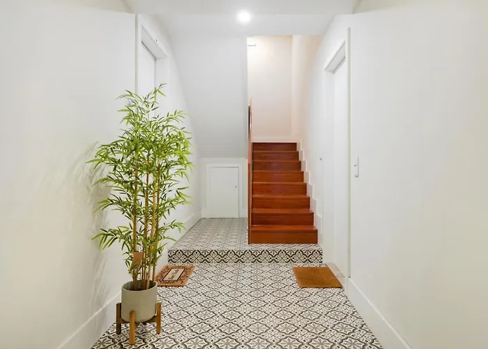 Balcony Retreat | Urban Flats Daire Porto